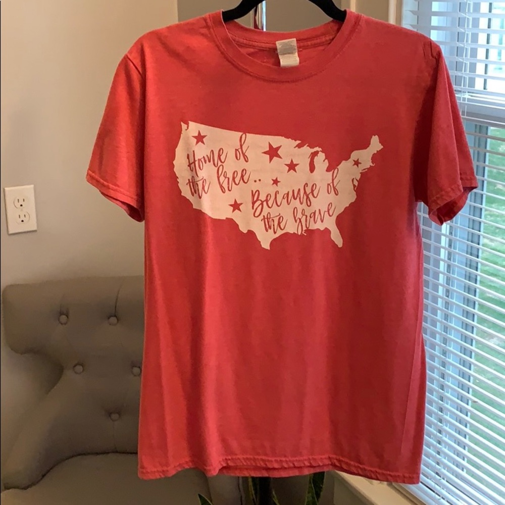 Heathered Red Gildan Tee